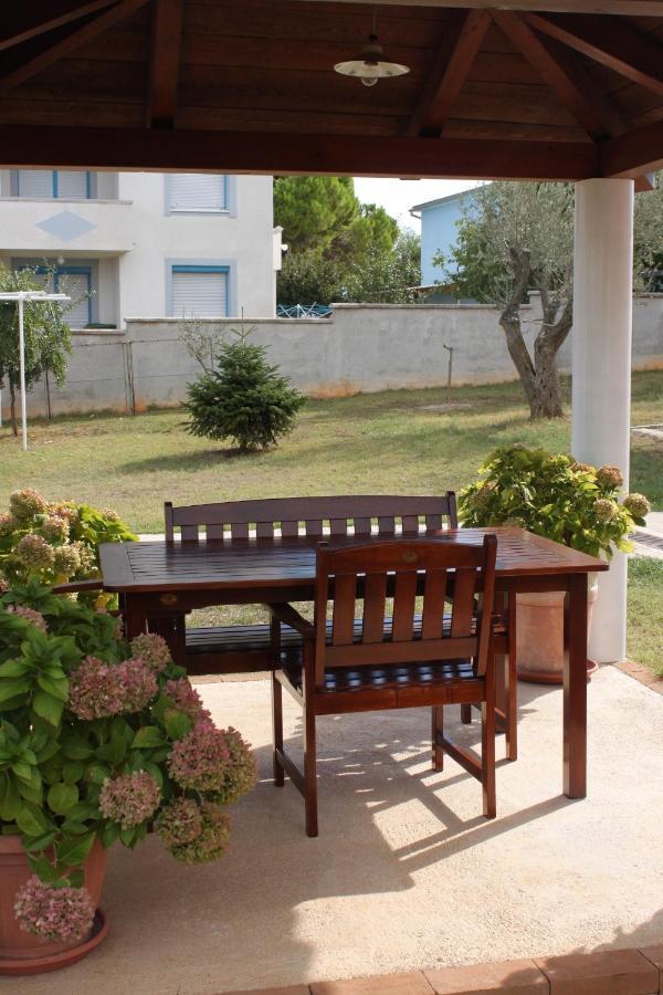 Apartments With A Parking Space Valbandon, Fazana - 7296 Stinjan Bagian luar foto
